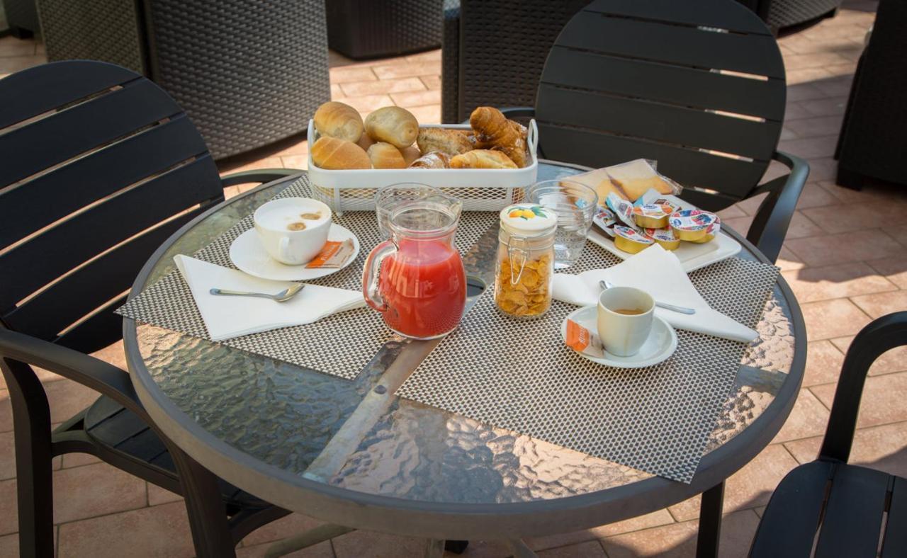 Relais Corte Bergamini Пескиера дел Гарда Екстериор снимка
